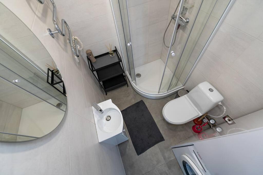Central 2 Bd Apartment By Hostlovers Κάουνας Εξωτερικό φωτογραφία