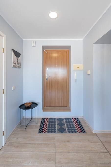 Central 2 Bd Apartment By Hostlovers Κάουνας Εξωτερικό φωτογραφία